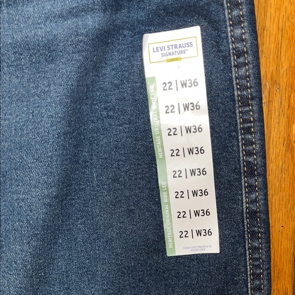 NWT Levi’s Signature Gold Heritage  Wide-Leg Belted Mid Rise Jeans Size 22 - Picture 4 of 14